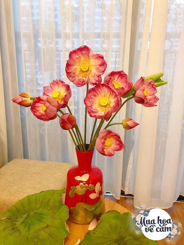 Muôn kiểu cắm hoa sen đẹp hút hồn của chị em Việt, nhìn là muốn amp;#34;rướcamp;#34; ngay 1 bình - 12 - kythuatcanhtac.com