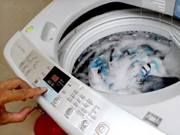 Quần áo giặt máy lấy ra nhăn như giẻ lau, làm thêm một bước này phẳng phiu bất ngờ - 2 - kythuatcanhtac.com