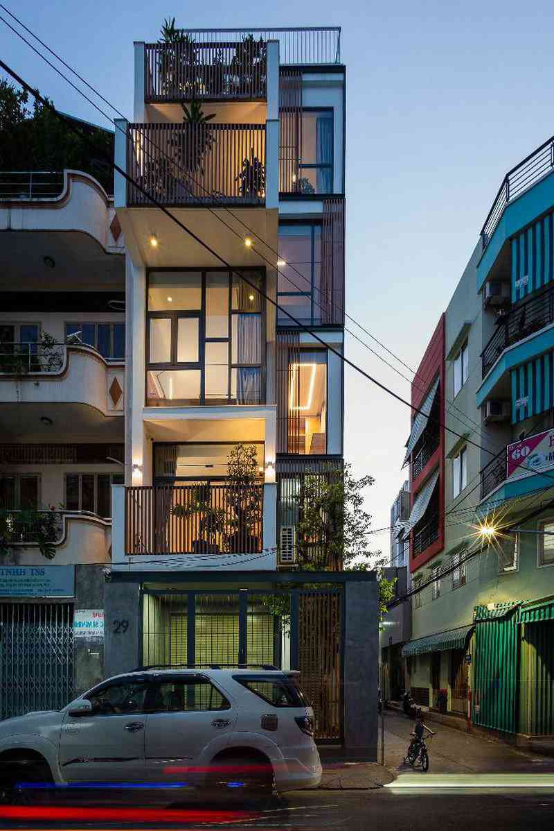 Ngôi nhà 2 mặt tiền ở Sài Gòn khiến ai cũng phải ngoái nhìn - 3 - kythuatcanhtac.com