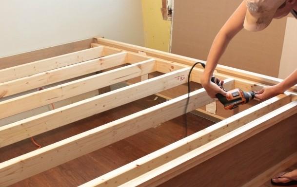 Học cách tháo lắp giường gỗ tại nhà - kythuatcanhtac.com