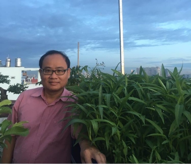 Thầy giáo Sài Gòn trồng rau, nuôi cá trên sân thượng 10m2, vốn 20 triệu giờ ăn không hết - 13 - kythuatcanhtac.com