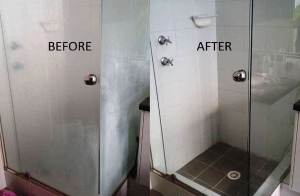 Luôn luôn có cặn trên kính phòng tắm? Làm theo mẹo đơn giản này sạch bóng như gương - 4 - kythuatcanhtac.com