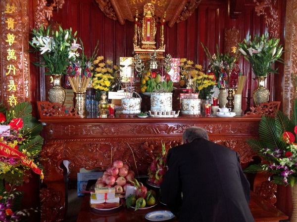 Cách cắm hoa bàn thờ Phật, ngày cưới, ngày Tết đơn giản mà đẹp - 7 - kythuatcanhtac.com