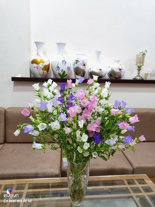 Sau Tết mẹ Hà Nội vẫn khiến ngôi nhà rực rỡ, tràn ngập sắc hoa chỉ với 200 nghìn/tuần - 7 - kythuatcanhtac.com