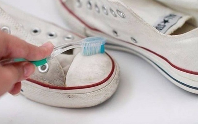 Vệ sinh giày sạch như mới đơn giản tại nhà cho mọi loại giày - 1 - kythuatcanhtac.com