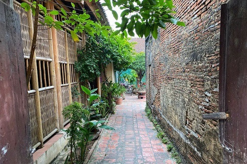 Cận cảnh nhà cổ 300 tuổi trải qua 13 đời “cha truyền con nối” ở ngoại thành Hà Nội - 3 - kythuatcanhtac.com