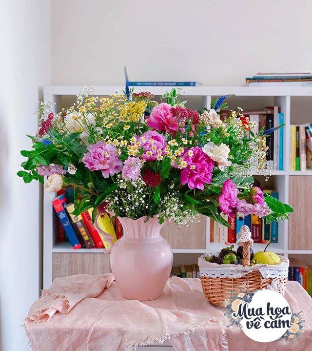 Chi tiền triệu mua hoa về cắm, mẹ Hà Nội bị trêu: “Tiền hoa tốn hơn tiền ăn” - 7 - kythuatcanhtac.com