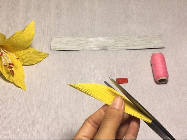 Cách làm hoa giấy đẹp đơn giản để trang trí - 9 - kythuatcanhtac.com