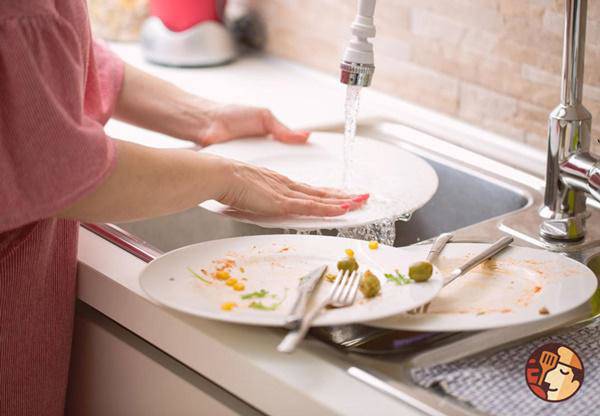 Sai lầm khi rửa bát khiến vi khuẩn bám đầy đĩa, cả nhà mắc bệnh - 3 - kythuatcanhtac.com