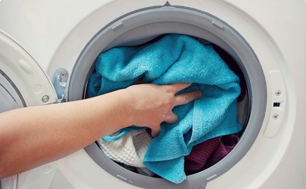 Giặt xong nắp máy giặt nên mở hay đóng?  Nghe được đáp án tôi hối hận vì giờ mới biết - 3 - kythuatcanhtac.com