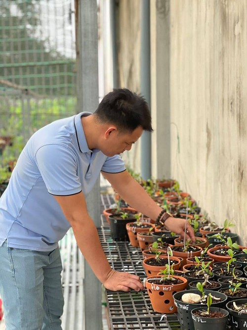 Ông chủ vườn lan 8X Lê Ngọc Hùng chia sẻ bí quyết trồng lan - 2 - kythuatcanhtac.com