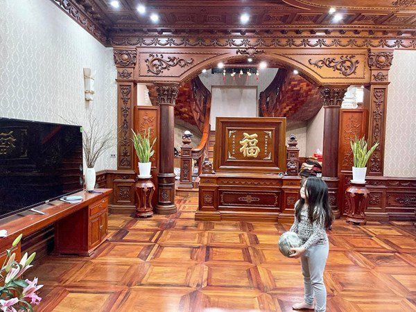 Biệt thự của đại gia Bắc Ninh với nội thất toàn gỗ nguyên khối nhập từ Lào - 9 - kythuatcanhtac.com