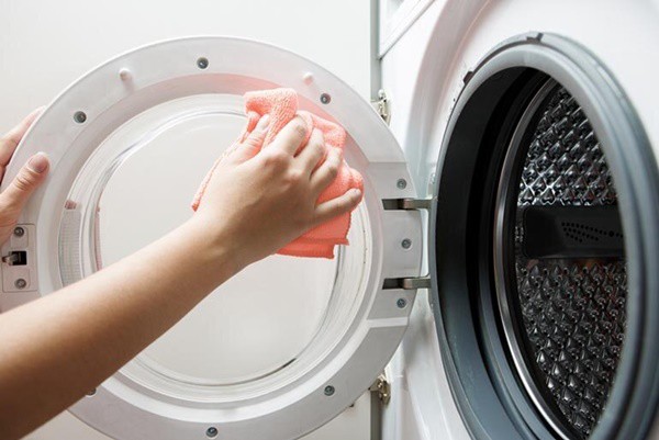 Cách vệ sinh máy giặt chỉ với vài bước cực đơn giản, không cần tháo lồng vẫn sạch bóng - 4 - kythuatcanhtac.com