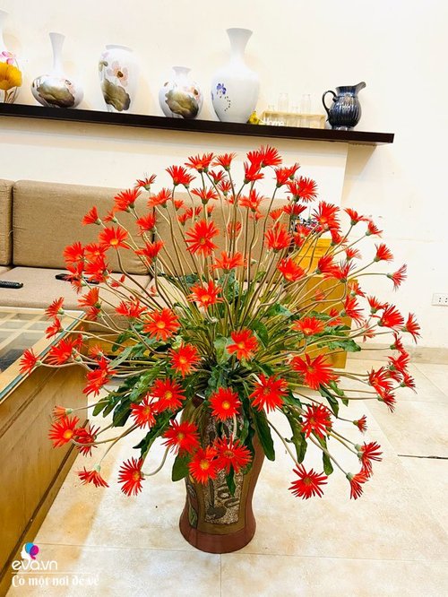 Sau Tết mẹ Hà Nội vẫn khiến ngôi nhà rực rỡ, tràn ngập sắc hoa chỉ với 200 nghìn/tuần - 10 - kythuatcanhtac.com