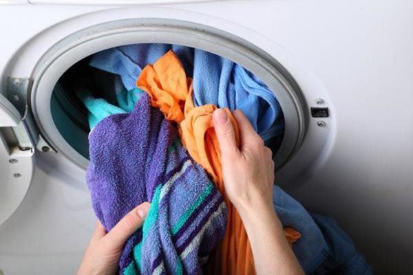 Những sai lầm khi dùng khiến máy giặt amp;#34;ngốn điệnamp;#34; hơn cả nóng lạnh và điều hòa cộng lại - 3 - kythuatcanhtac.com