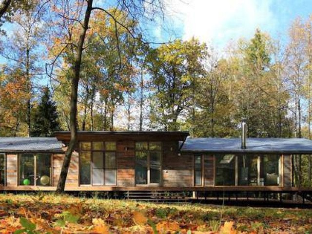 Căn nhà ẩn mình trong rừng tuyệt đẹp xây trong 10 ngày - kythuatcanhtac.com