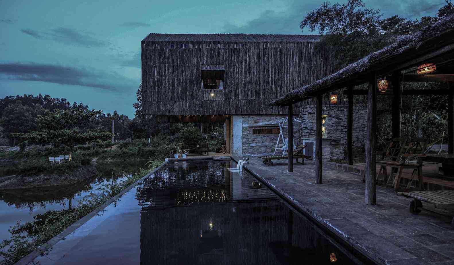 Không có điều hòa, nhà bên hồ ở Đà Nẵng vẫn mát mẻ nhờ lớp vỏ bằng tre - 19 - kythuatcanhtac.com