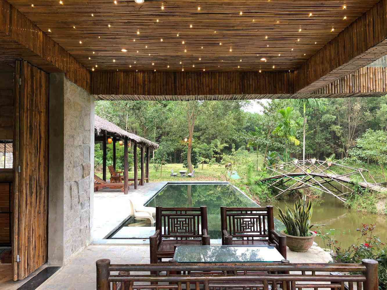 Không có điều hòa, nhà bên hồ ở Đà Nẵng vẫn mát mẻ nhờ lớp vỏ bằng tre - 7 - kythuatcanhtac.com