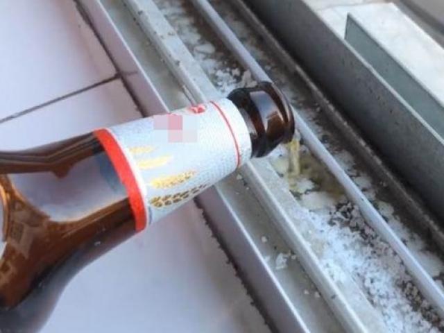 Uống bia thừa đem đổ vào khe cửa sổ, bạn sẽ ngạc nhiên khi thấy tác dụng của nó - kythuatcanhtac.com