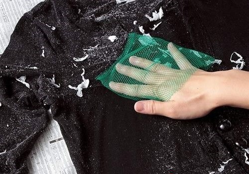 Chỉ với mẹo nhỏ, vụn giấy vệ sinh dính đầy trên quần áo được loại bỏ trong chớp mắt - 9 - kythuatcanhtac.com