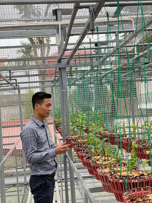 Hoàng Ngọc Huyên: Ông chủ vườn lan 8X nổi tiếng ở Hà thành - 3 - kythuatcanhtac.com