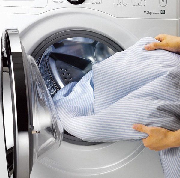 Quần áo giặt máy lấy ra nhăn như giẻ lau, làm thêm một bước này phẳng phiu bất ngờ - 1 - kythuatcanhtac.com