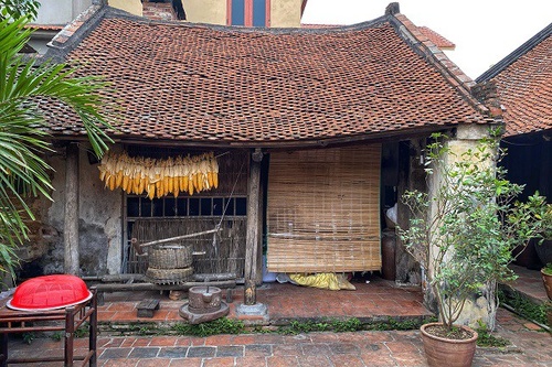 Cận cảnh nhà cổ 300 tuổi trải qua 13 đời “cha truyền con nối” ở ngoại thành Hà Nội - 4 - kythuatcanhtac.com
