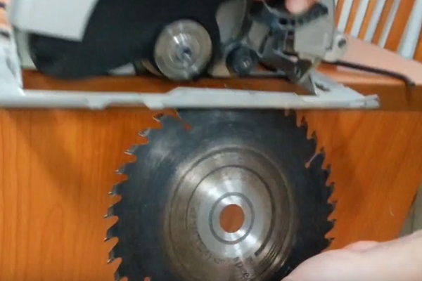 Kỹ thuật tháo lắp đĩa cưa máy cắt gạch đá bê tông - kythuatcanhtac.com