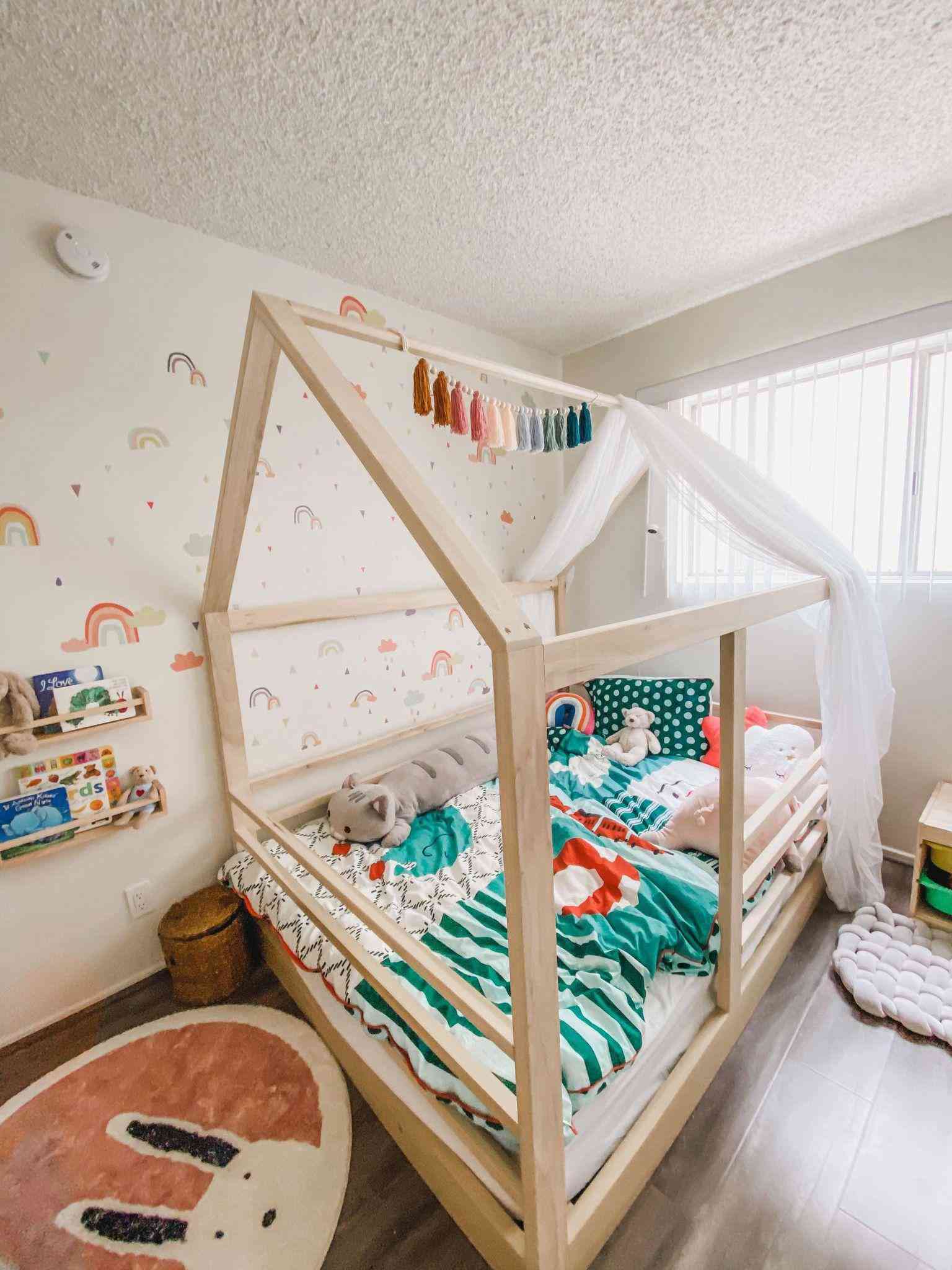Mẹ trẻ 26 tuổi tự tay thiết kế phòng ngủ cho con gái khiến nhiều người mê mẩn - 4 - kythuatcanhtac.com