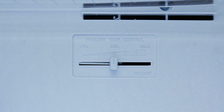 Tủ lạnh có 2 nút điều chỉnh nhiệt độ: Biết được lý do chị em tiết kiệm được khoản lớn - 3 - kythuatcanhtac.com