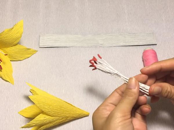 Cách làm hoa giấy đẹp đơn giản để trang trí - 11 - kythuatcanhtac.com