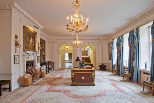 Choáng ngợp với biệt thự cổ điển trị giá 27 triệu bảng nơi gia đình David Beckham tự cách ly - 5 - kythuatcanhtac.com