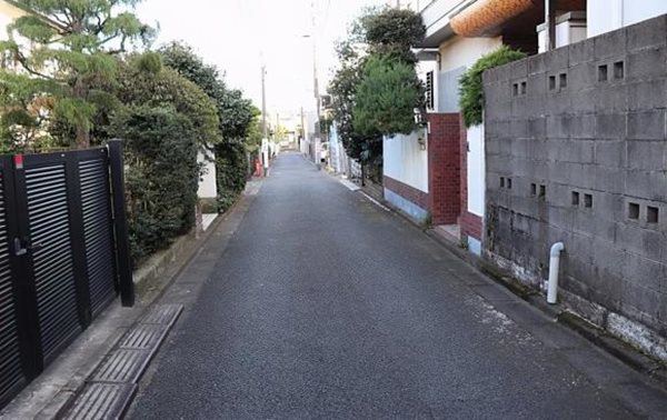 Tại sao những ngôi nhà của người Nhật phần tường rất thấp hoặc không có cổng? - 1 - kythuatcanhtac.com