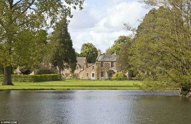 Choáng ngợp với biệt thự cổ điển trị giá 27 triệu bảng nơi gia đình David Beckham tự cách ly - 18 - kythuatcanhtac.com