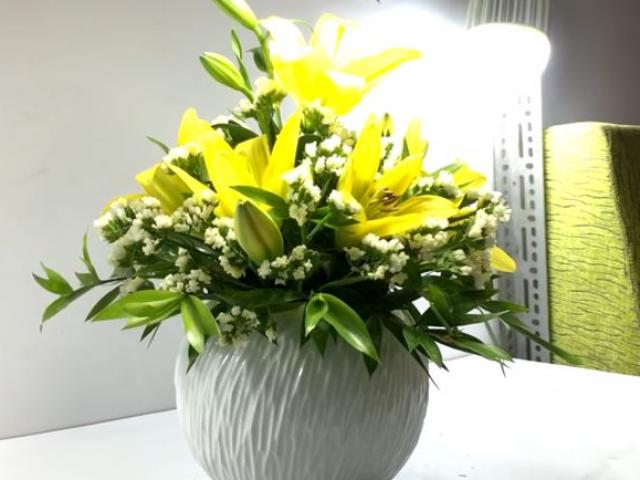Cách cắm hoa ly đẹp, tươi lâu - kythuatcanhtac.com