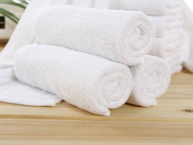 Nhân viên khách sạn tiết lộ cách giặt khăn tắm không bao giờ bị ố vàng, sạch thơm như mới - kythuatcanhtac.com