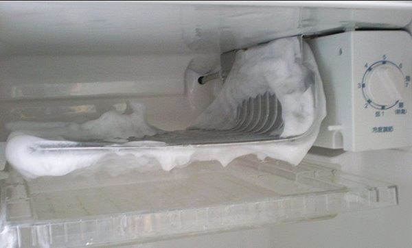 Tủ lạnh xuất hiện dấu hiệu này phải gọi thợ tới kiểm tra, nhất là vào mùa hè nắng nóng - 2 - kythuatcanhtac.com