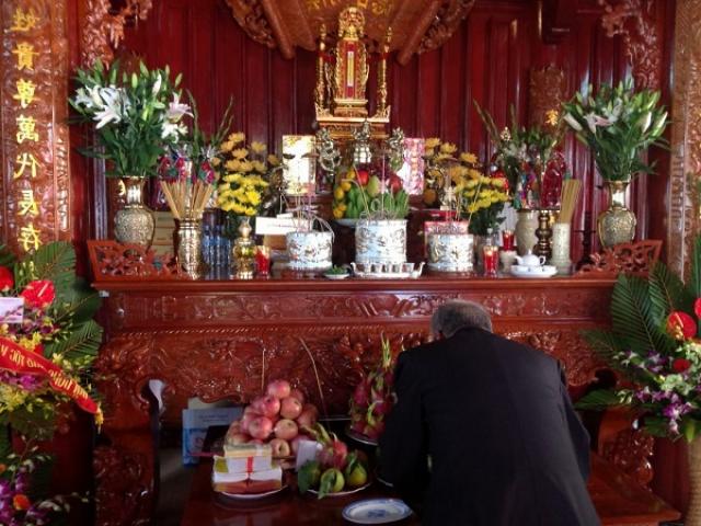 Cách cắm hoa bàn thờ Phật, ngày cưới, ngày Tết đơn giản mà đẹp - kythuatcanhtac.com
