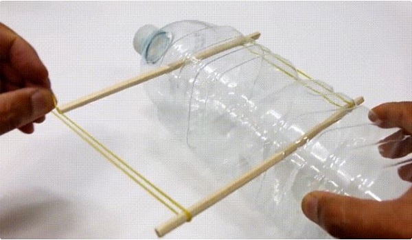 Cách làm bẫy chuột thông minh bằng chai nhựa, thùng sơn đơn giản - 3 - kythuatcanhtac.com