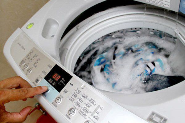 Cho khăn ướt vào máy giặt, bạn sẽ ngạc nhiên khi thấy thứ được lấy ra từ trong quần áo - 3 - kythuatcanhtac.com